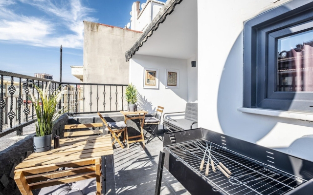 Lovely Flat With Terrace on Istiklal Street