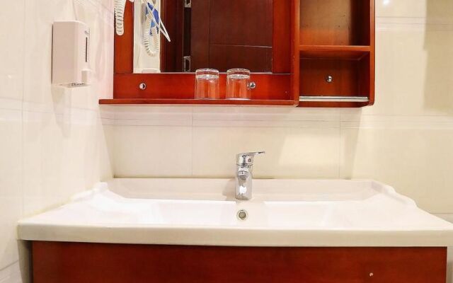 Qingdao Lucky and Better Hotel