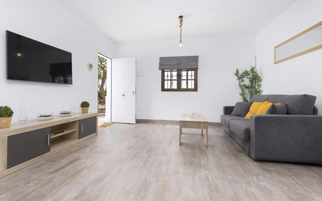 Home2Book Comfy Casa Papá, Sunny Terrace With BBQ