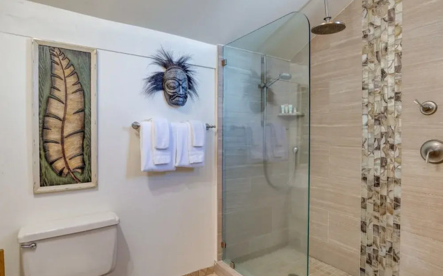 Kahana Outrigger #2b1 3 Bedroom Condo by RedAwning