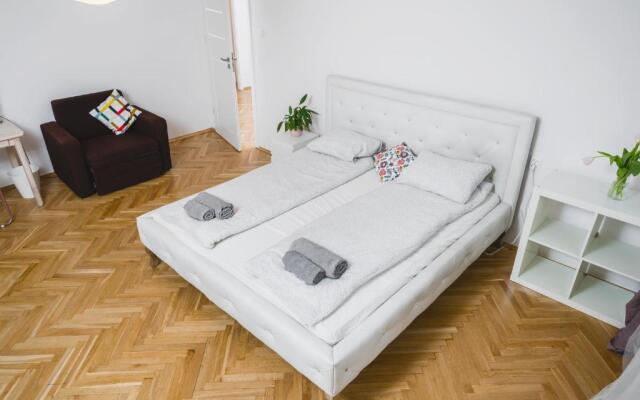 Charming Local Apartment In The City Center