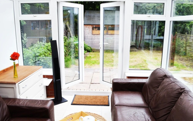 No 40, 5 beds, sleeps 7