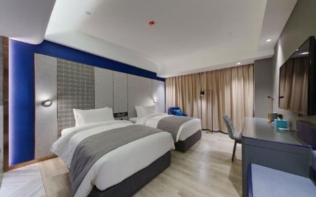 Lanou International Hotel, Hong Kong Middle Road, May Fourth Square, Qingdao