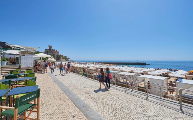 Cascais/Estoril Beachfront Apts