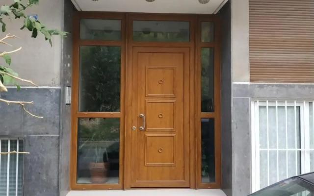 TONI'S Comfy home near Acropolis with Small Garden