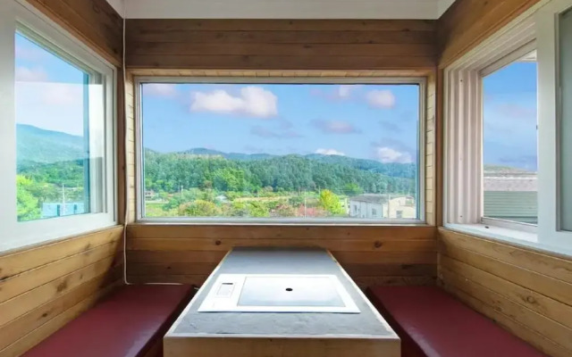 Gapyeong Pogny Kids Poolvilla