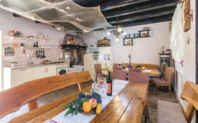 Awesome Home in Vodnjan With Wifi and 6 Bedrooms