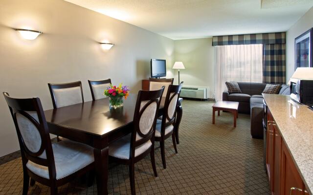 Holiday Inn Hotel & Suites Cincinnati - Eastgate, an IHG Hotel