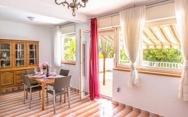 Amazing Apartment in Tucepi With 2 Bedrooms and Wifi