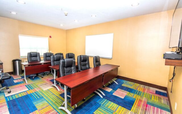 Econo Lodge Inn & Suites East Houston I-10