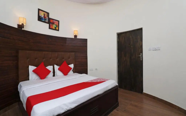 Rajwada Lawn by OYO Rooms