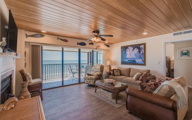 Shorehouse 401 by Vtrips