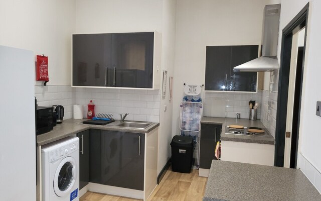 Remarkable 2-bed Apartment in Huddersfield