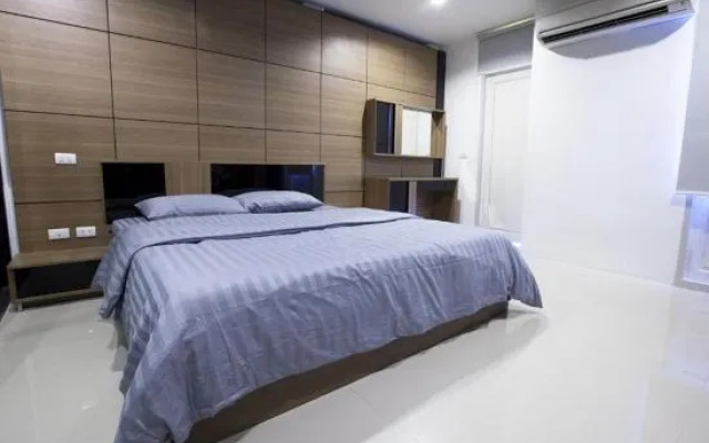 Number 4 Apartment