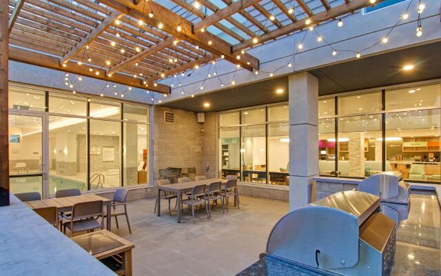 Home2 Suites by Hilton Montreal Dorval