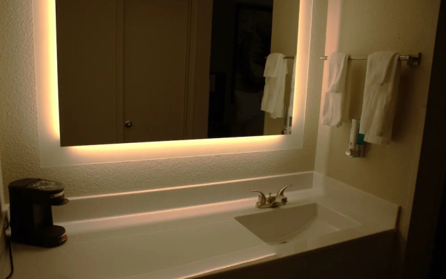 Boarders Inn & Suites