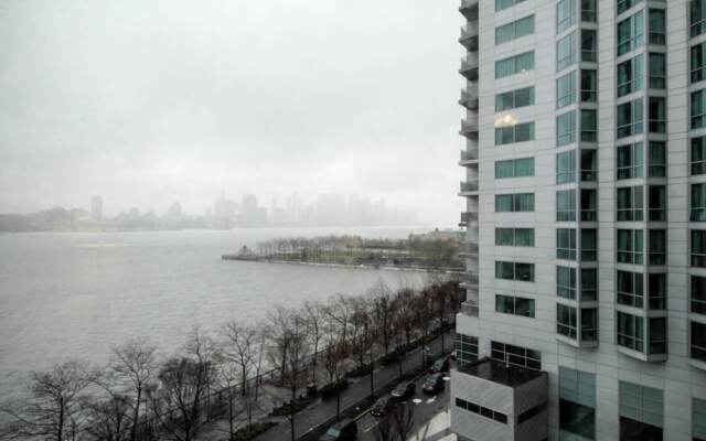 Global Luxury Suites at Hoboken Waterfront