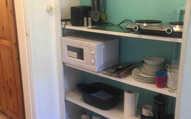 Compact Suite, 3 min From Beach - Inc Breakfast