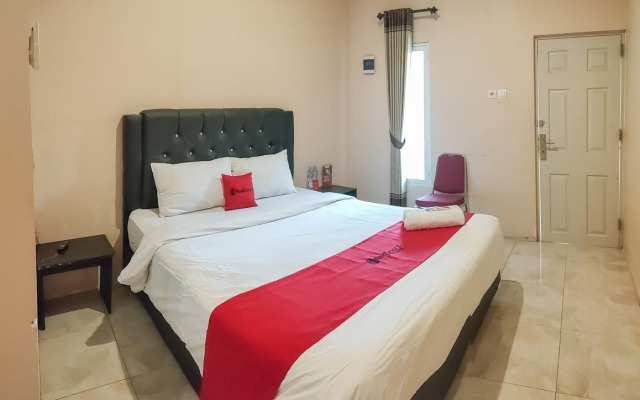 RedDoorz Syariah near Lippo Plaza Sidoarjo