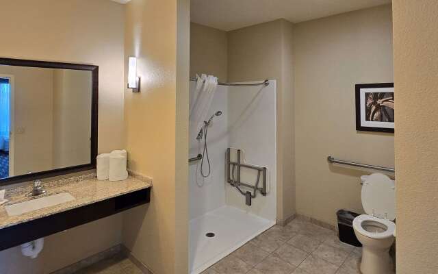 Comfort Inn & Suites