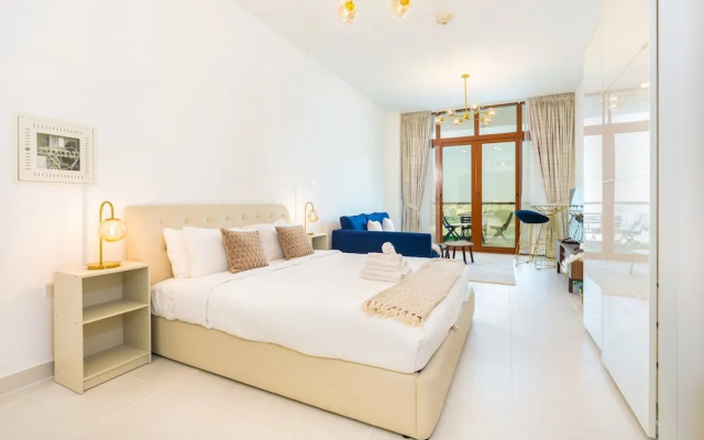 Gorgeous Studio with breath-taking Palm Views