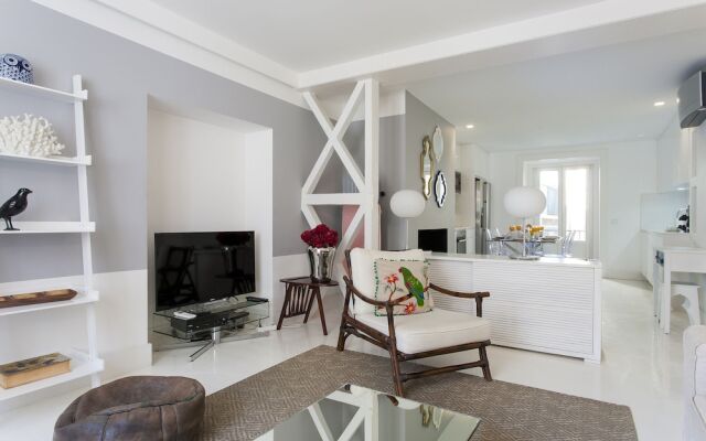 ALTIDO Gorgeous 2-bed home, 3 mins from Lisbon Cathedral