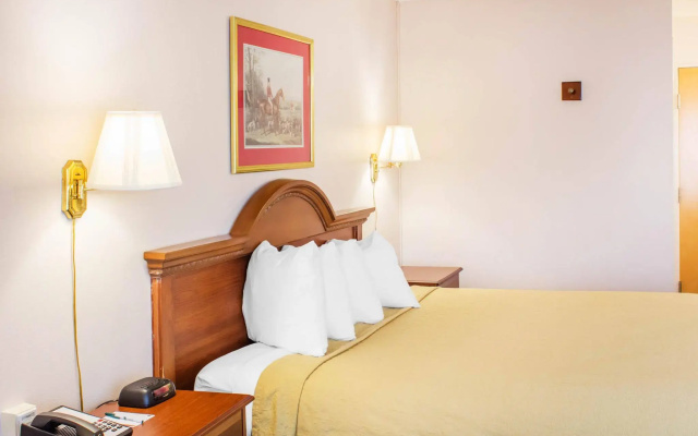 Econo Lodge Raleigh near Walnut Creek Amphitheatre