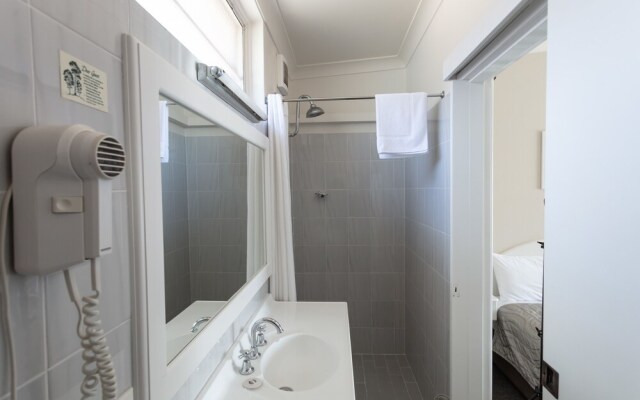 Engadine Motor Inn
