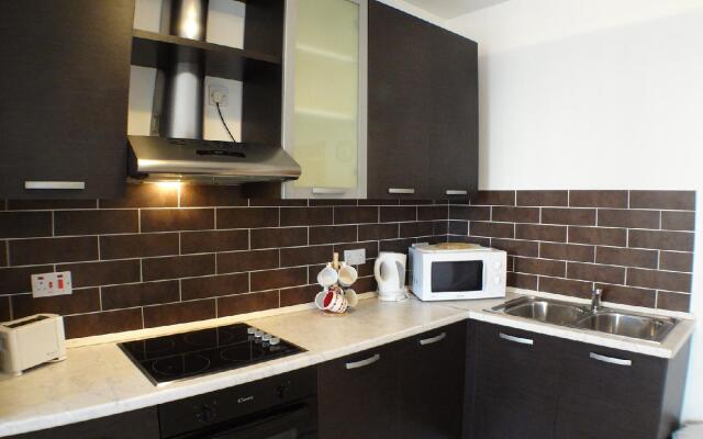 Eri Apartment E004