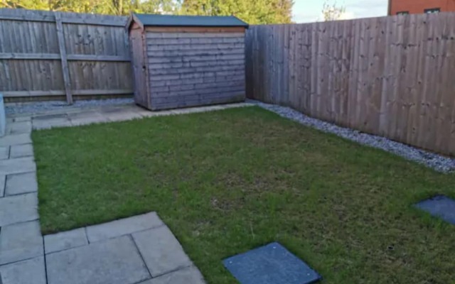 Entire 3 Bedroom House Manchester Free Parking