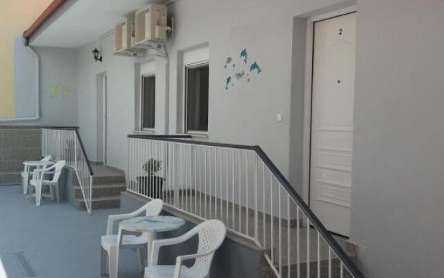 Roses Studio 2 & 3