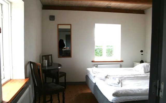 Hoby Gård Bed & Breakfast