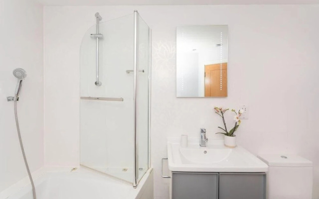Panda Sanctuaries, Kensington Chapel Apartment