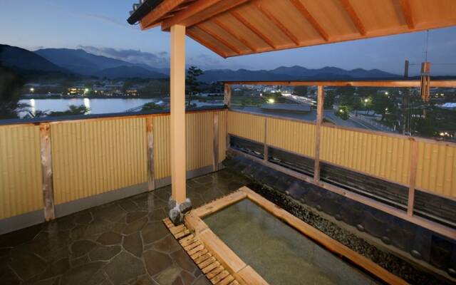 Kyoto Arashiyama Onsen Ryokan Hanaikada