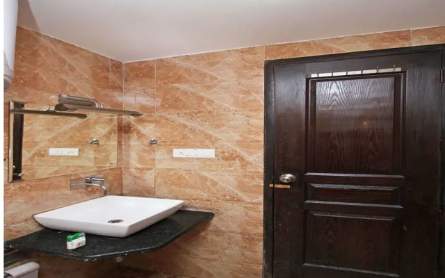 OYO 1679 Value Hotel