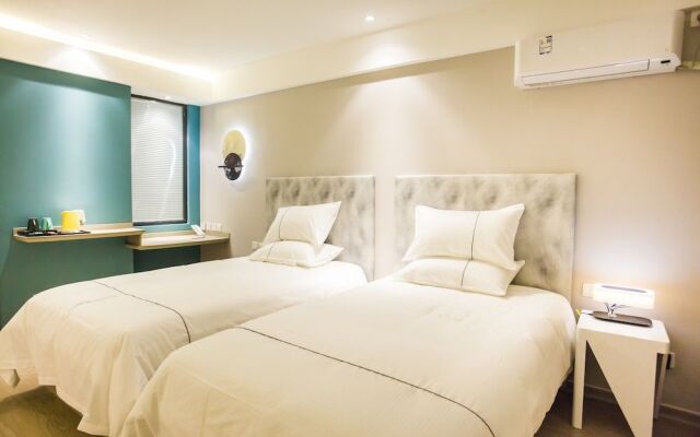 Magnolia Guilin Yangshuo West Street Hotel