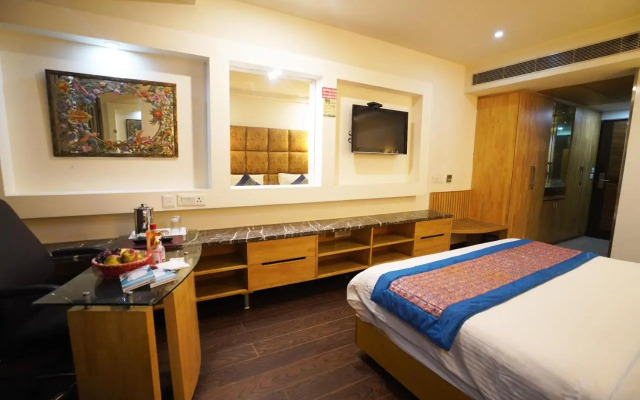 The Grand Mahipalpur