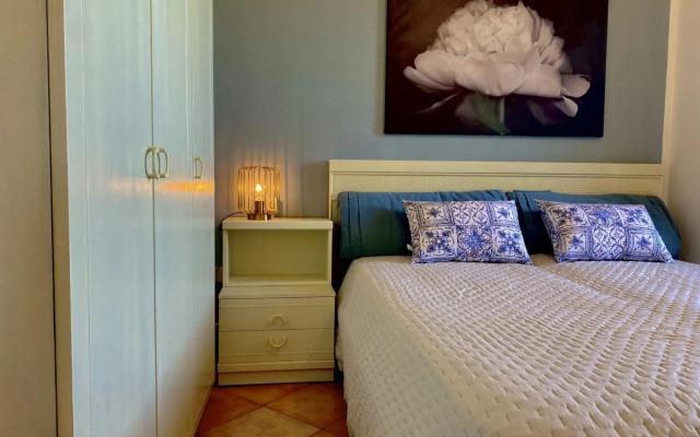 Capoliveri center with Outer space and Parking.-MALEA