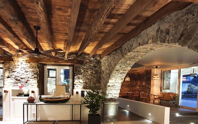 Pestana Fisherman Village