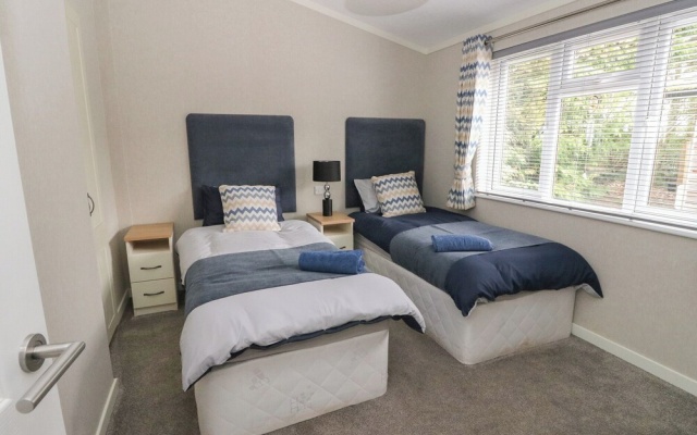 Lodge 2