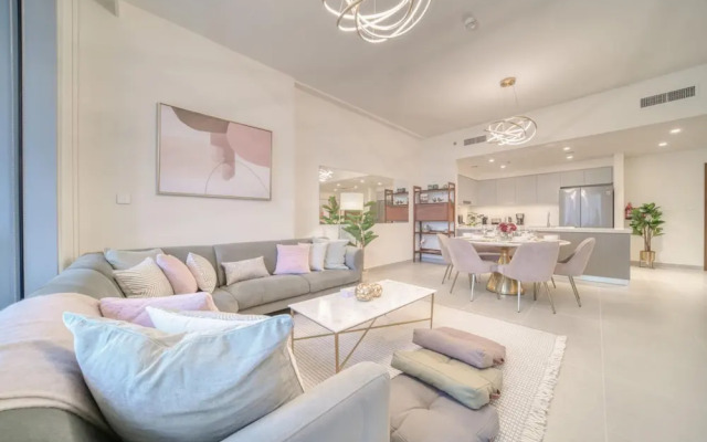 City Living at Its Best Near Burj Khalifa