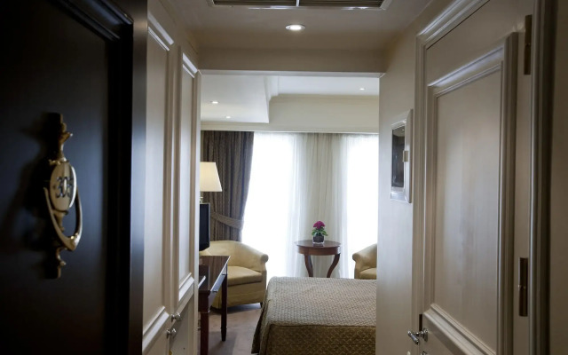 Hera Hotel