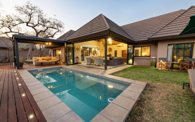 Moya Safari Villa