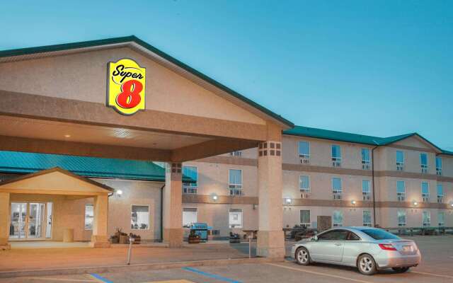 Super 8 by Wyndham Swan River MB