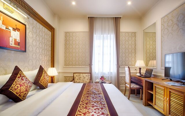 Riverside Hotel