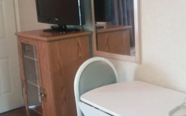 Shoreline Resort