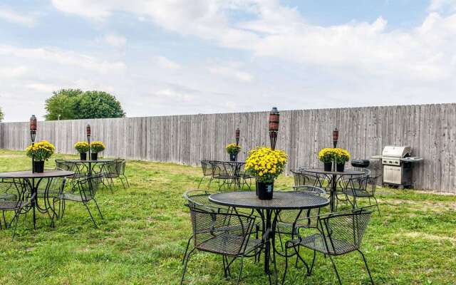 Quality Inn & Suites Mattoon South