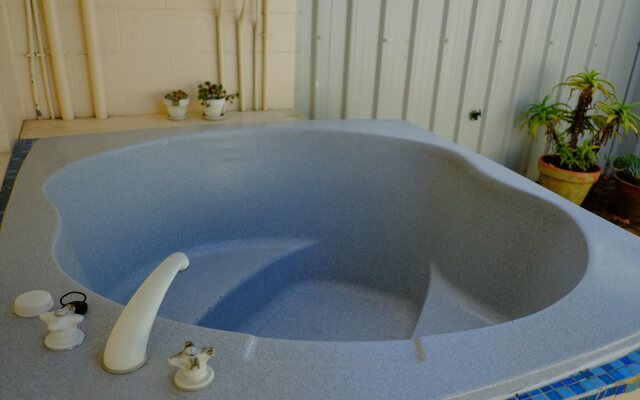 Ann’s Volcanic Motel