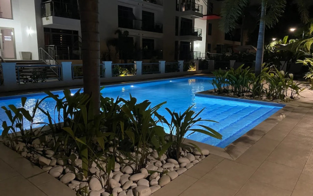 Elegant 1BR Apt with Pool