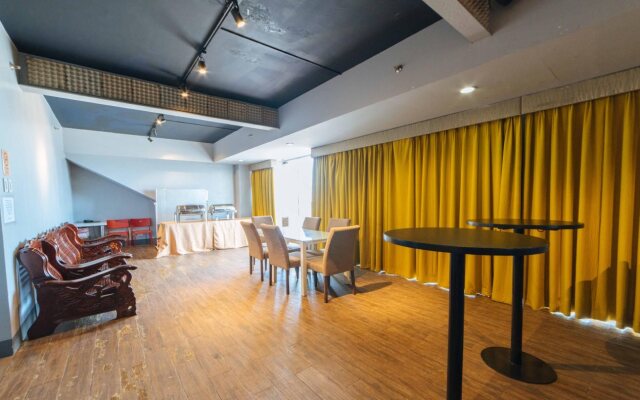 RedDoorz Premium @ West Avenue Quezon City